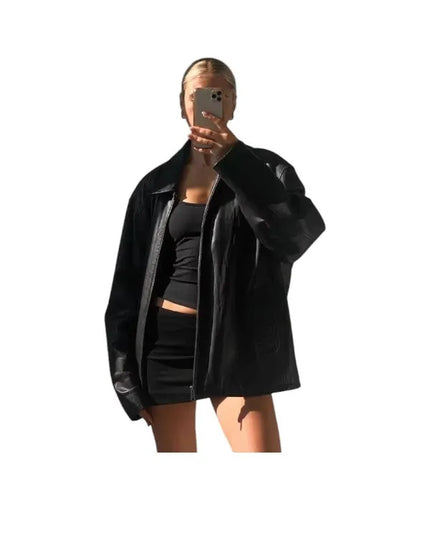 90s oversized women’s jacket with relaxed fit and vintage style look.